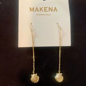 NWT Makena Gold Shell Dangly Earrings